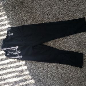 Maternity capri athletic pants